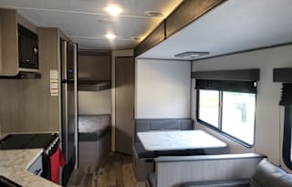 2023 Dutchmen RV Coleman Lantern LT Series 262BH