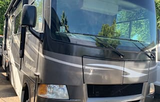 2011 Thor Motor Coach Hurricane 32D