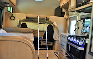 2019 Thor Motor Coach Daybreak 22DB