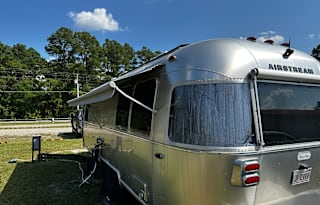 2023 Airstream RV Flying Cloud 27FBQ