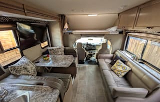 Bluebird Chateau - Spacious & Family Friendly