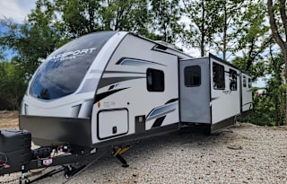 Trippin Terra - Large Family Camper