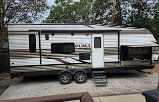 2020 Puma Toy Hauler with Outdoor Kitchen