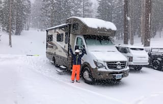 Mercedes Winnebago Model J  - B