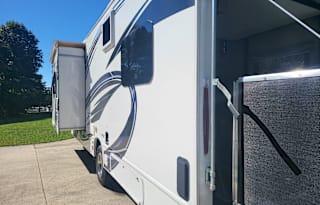 2022 Thor Motor Coach Outlaw Class C 29J