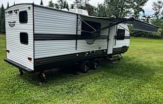King bed, 2 bunks - commercially insured