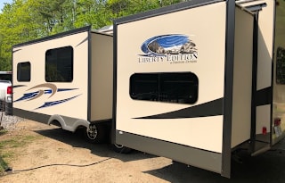 2015 Coachmen RV Freedom Express 310BHDS
