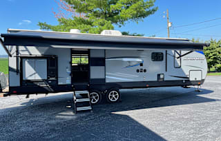 2021 Forest River RV Cherokee Alpha Wolf 26RB-L