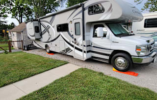 CJ's 2013 Thor Motor Coach Chateau 31L