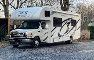 2022 Thor Motor Coach Chateau 27R
