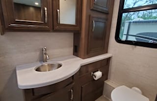 2022 Entegra Coach - Vision XL Floorplan: 36A Bunk