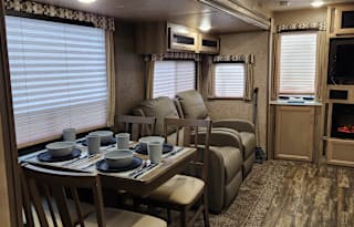 Poconos Romance: Luxury RV Delivered