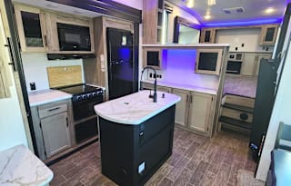 The Glamper Camper - Pet Friendly & Delivery Avail