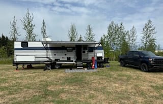 Escape to Adventure in Our Spacious Camper!