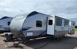 2022 Coachmen Sleeps 10!