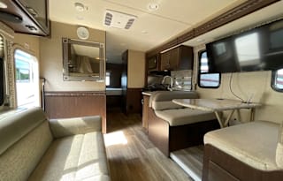 “TULIP” - 2017 Thor Motor Coach Freedom Elite 29FE