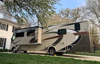 2017 Coachmen RV Mirada 35BH