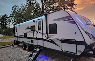 "Get Lost RV" 2023 Jayco Jay Feather 27BHB