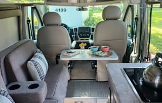 2022 CONVENIENT & EASY TO DRIVE RV!!  SCOPE 18M