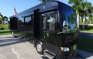 BLACK-OUT custom coach! RARE triple bunk.