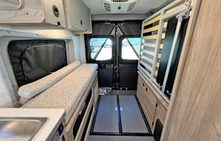Brand New Camper - Sleeps 4 - Kid & Pet Friendly