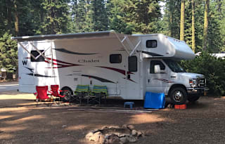 2013 Winnebago Chalet 31RJ