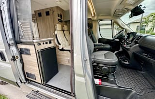 Winnebago Solis 59PX