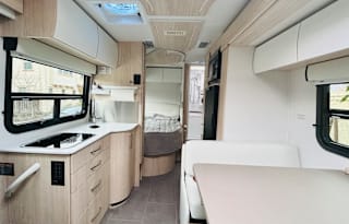 2024 Leisure Travel Vans Corner Bed