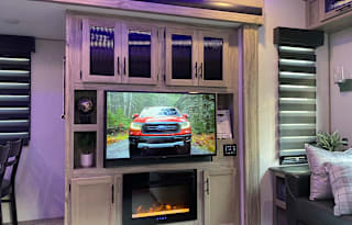 2021 Forest River Arctic Wolf 3550 Suite