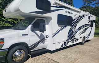 2022 Thor Motor Coach Outlaw Class C 29J
