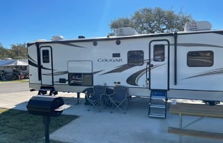 2021 Bunkhouse / KING Bed!!!  No Hidden Fee's!