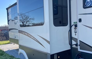 Pet Friendly Grand Glamping