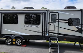 The Luxe Laredo