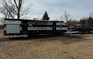 The Hansen's Chic Family Friendly Getaway