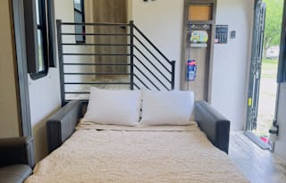 RV Rental delivered includes linens & dishes