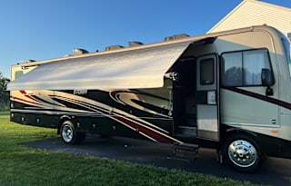 2017 Fleetwood Storm 36F - Bunk Beds!!!
