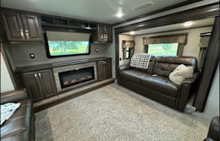 "Madison" 2020 Keystone Alpine3711KP Unit BHSD1192