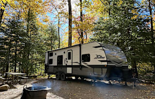 CozyCamper: Family Fun, Pet-Friendly!