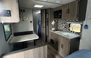 Perfect lightweight camper! Pet Friendly.
