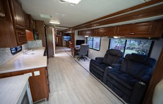 2007 Fleetwood RV Bounder Diesel 38V
