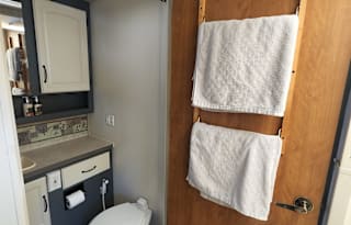 31 ft Fleetwood sleeps 6
