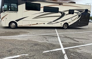 2019 Thor Motor Coach Hurricane 35M