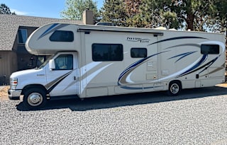 Family Bunkhouse Sleeps 8-10