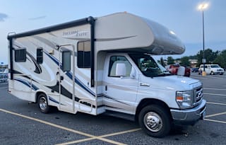 2015 Thor Motor Coach Chateau 23U