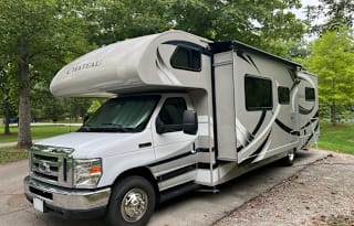 2014 Thor Motor Coach Chateau 31A with Bunk Beds