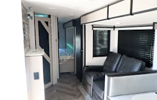 2023 Heartland Mallard M267FK