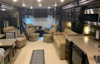 2017 Tiffin Motorhomes Allegro RED 38 QRA
