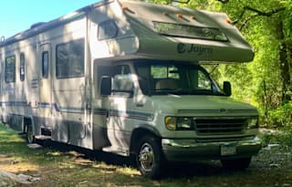 Sister Capitals Roomy Theme RV | Paris, Rome, DC-