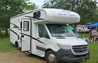 2023 EAST TO WEST Entrada M-Class 24FM