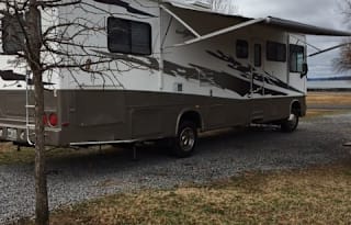Nice Comfortable Getaway for weekend or longer!